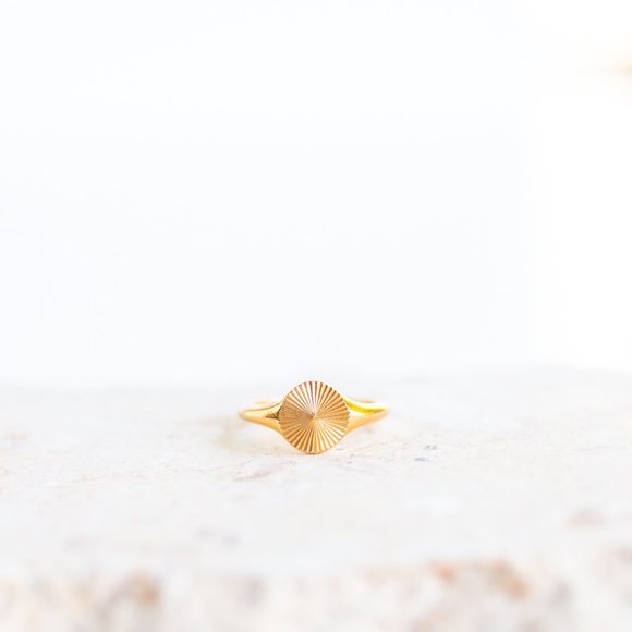 Ring Sunburst GORGEOUS WATERPROOF Ring Signet Ring Gold Ring Gift for her - Picture 7 of 8